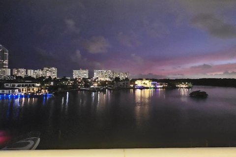 Copropriété à vendre à Sunny Isles Beach, Floride: 3 chambres, 123.56 m2 № 1044743 - photo 14