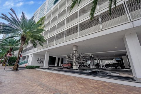 Copropriété à vendre à Sunny Isles Beach, Floride: 3 chambres, 123.56 m2 № 1044743 - photo 24