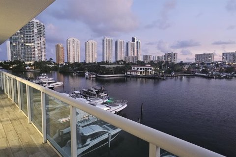 Condo in Sunny Isles Beach, Florida, 3 bedrooms  № 1044743 - photo 13