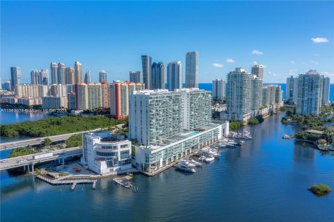 Copropriété à vendre à Sunny Isles Beach, Floride: 3 chambres, 123.56 m2 № 1044743 - photo 1