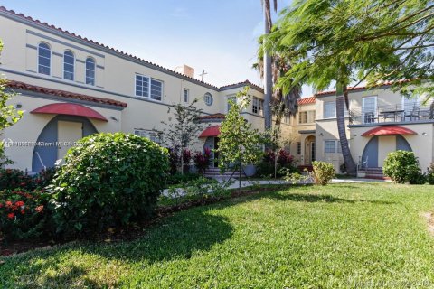 Condo in Miami Beach, Florida, 2 bedrooms  № 1060577 - photo 19