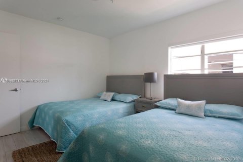 Condo in Miami Beach, Florida, 2 bedrooms  № 1060577 - photo 14