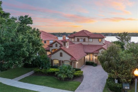 Villa ou maison à vendre à Orlando, Floride: 4 chambres, 346.34 m2 № 1429493 - photo 3