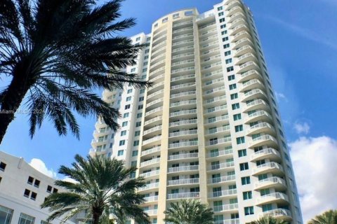 Condominio en venta en Hallandale Beach, Florida, 1 dormitorio, 85.01 m2 № 1038222 - foto 4