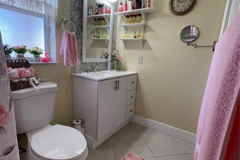 Condo in Sunrise, Florida, 1 bedroom  № 1071072 - photo 16