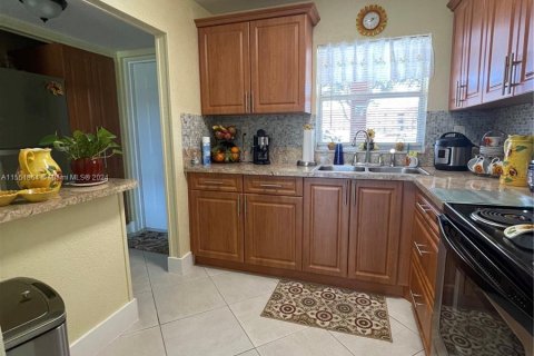 Condo in Sunrise, Florida, 1 bedroom  № 1071072 - photo 29