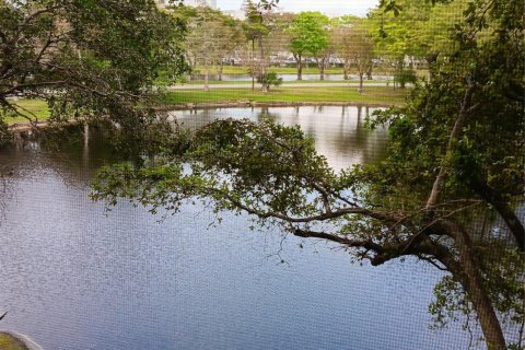 Copropriété à vendre à Pompano Beach, Floride: 1 chambre, 79.9 m2 № 1045762 - photo 10