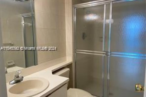 Condo in Sunny Isles Beach, Florida, 2 bedrooms  № 1046996 - photo 7