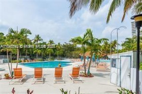 Copropriété à vendre à Sunny Isles Beach, Floride: 2 chambres, 141.3 m2 № 1046996 - photo 13