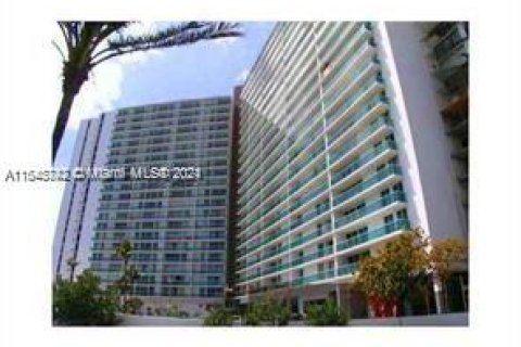 Condominio en venta en Sunny Isles Beach, Florida, 2 dormitorios, 141.3 m2 № 1046996 - foto 1