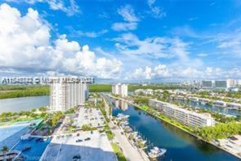 Copropriété à vendre à Sunny Isles Beach, Floride: 2 chambres, 141.3 m2 № 1046996 - photo 2