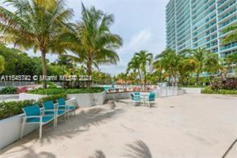 Condominio en venta en Sunny Isles Beach, Florida, 2 dormitorios, 141.3 m2 № 1046996 - foto 11