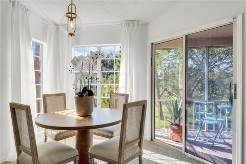 Condo in Orlando, Florida, 2 bedrooms  № 1387615 - photo 10