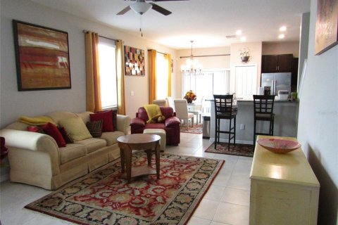 Townhouse in Riverview, Florida 2 bedrooms, 152.55 sq.m. № 1387665 - photo 2