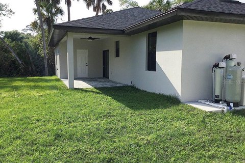 House in Port Charlotte, Florida 4 bedrooms, 154.03 sq.m. № 1066915 - photo 7