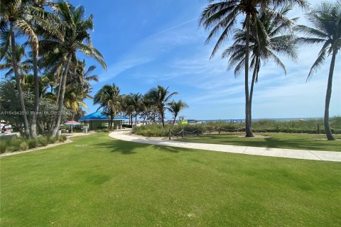 Immobilier commercial à vendre à Pompano Beach, Floride: 362.78 m2 № 1067590 - photo 7