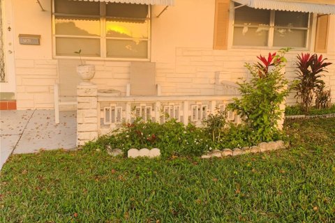 Villa ou maison à vendre à Margate, Floride: 2 chambres, 111.2 m2 № 1058804 - photo 2