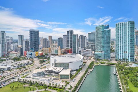 Condo in Miami, Florida, 1 bedroom  № 1406085 - photo 5