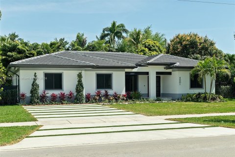 House in South Miami, Florida 4 bedrooms, 186.92 sq.m. № 1073186 - photo 3