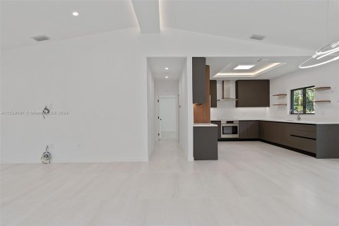 Casa en venta en South Miami, Florida, 4 dormitorios, 186.92 m2 № 1073186 - foto 11