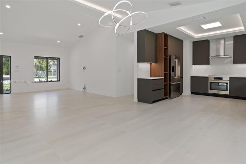 Casa en venta en South Miami, Florida, 4 dormitorios, 186.92 m2 № 1073186 - foto 13