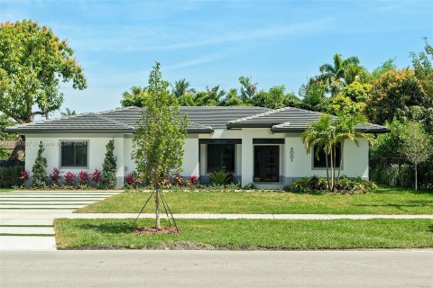 Casa en venta en South Miami, Florida, 4 dormitorios, 186.92 m2 № 1073186 - foto 1