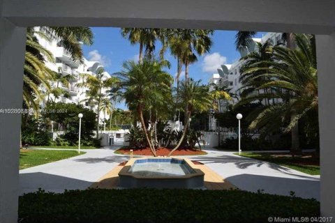 Снять в аренду квартиру в Майами, Флорида 1 спальня, 76.74м2, № 1073151 - фото 12