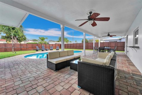 Casa en venta en Hollywood, Florida, 3 dormitorios, 162.76 m2 № 1073150 - foto 18