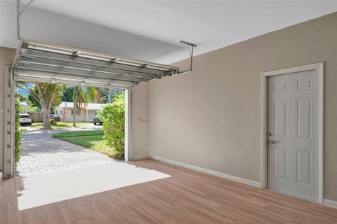 Casa en venta en Hollywood, Florida, 3 dormitorios, 162.76 m2 № 1073150 - foto 24