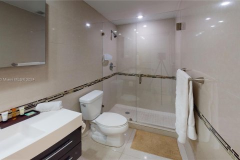 Condo in Sunny Isles Beach, Florida, 1 bedroom  № 1073185 - photo 3