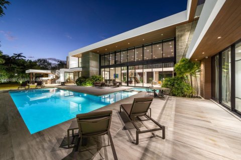 Villa ou maison à vendre à Bay Harbor Islands, Floride: 6 chambres, 744.52 m2 № 1067812 - photo 1