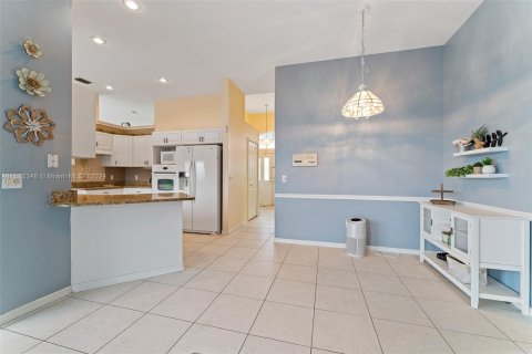 Casa en venta en Port St. Lucie, Florida, 3 dormitorios, 182.83 m2 № 1050928 - foto 11