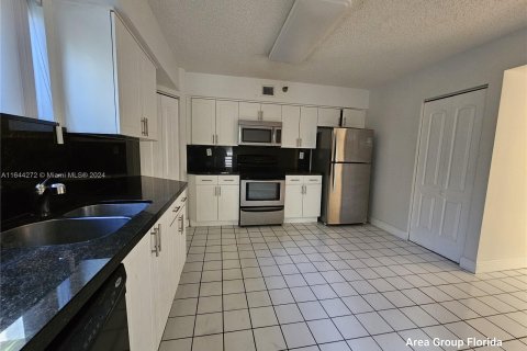 Copropriété à vendre à Aventura, Floride: 2 chambres, 120.96 m2 № 1326000 - photo 2