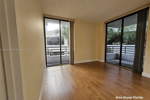 Copropriété à vendre à Aventura, Floride: 2 chambres, 120.96 m2 № 1326000 - photo 6