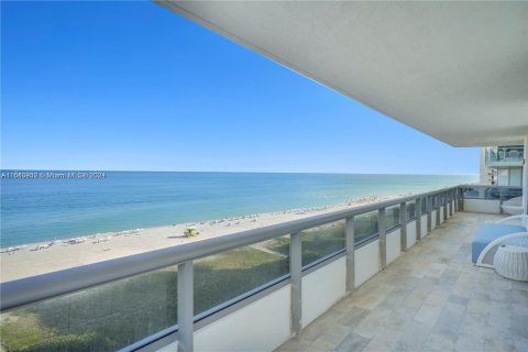 Condo in Miami Beach, Florida, 5 bedrooms  № 1325910 - photo 1