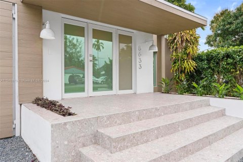 Villa ou maison à vendre à El Portal, Floride: 4 chambres, 216.37 m2 № 1059413 - photo 3