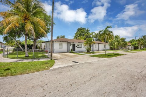 Propiedad comercial en venta en Miami, Florida, 192.68 m2 № 1236339 - foto 23