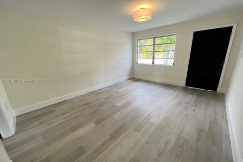 Immobilier commercial à vendre à Miami, Floride: 192.68 m2 № 1236339 - photo 10