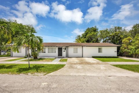 Propiedad comercial en venta en Miami, Florida, 192.68 m2 № 1236339 - foto 28