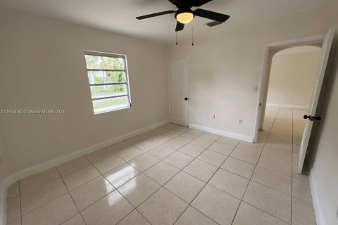 Propiedad comercial en venta en Miami, Florida, 192.68 m2 № 1236339 - foto 20