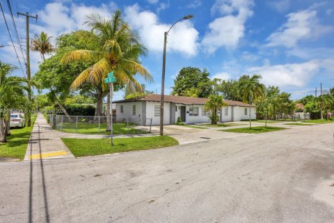 Propiedad comercial en venta en Miami, Florida, 192.68 m2 № 1236339 - foto 24