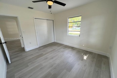 Propiedad comercial en venta en Miami, Florida, 192.68 m2 № 1236339 - foto 13