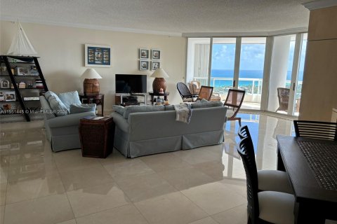 Condominio en venta en Aventura, Florida, 3 dormitorios, 244.33 m2 № 1067955 - foto 9