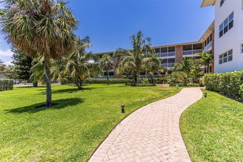 Copropriété à vendre à Boca Raton, Floride: 2 chambres, 89.19 m2 № 1210495 - photo 2