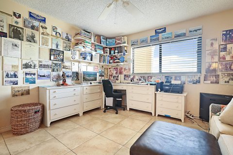 Condo in Tequesta, Florida, 2 bedrooms  № 1210497 - photo 15