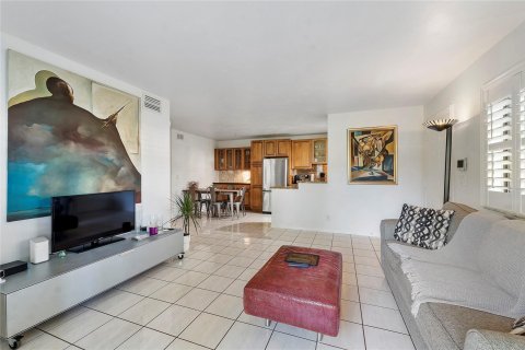 Copropriété à vendre à Deerfield Beach, Floride: 2 chambres, 82.4 m2 № 1073800 - photo 7