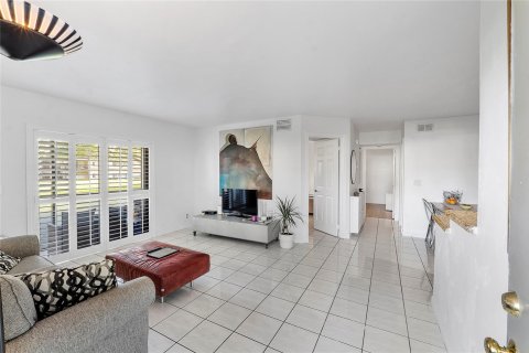 Copropriété à vendre à Deerfield Beach, Floride: 2 chambres, 82.4 m2 № 1073800 - photo 14