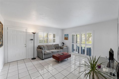 Copropriété à vendre à Deerfield Beach, Floride: 2 chambres, 82.4 m2 № 1073800 - photo 12