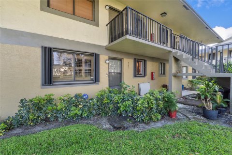 Copropriété à vendre à Deerfield Beach, Floride: 2 chambres, 82.4 m2 № 1073800 - photo 5