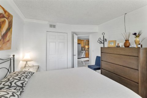 Condo in Deerfield Beach, Florida, 2 bedrooms  № 1073800 - photo 16